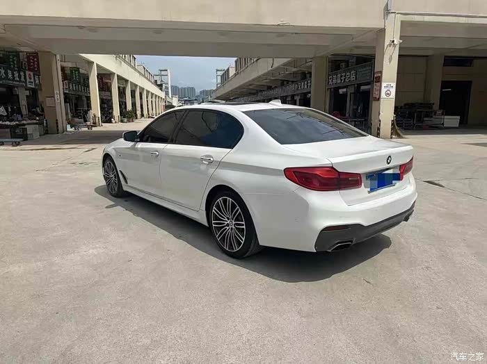 即将到店18年18款宝马530li尊享运动版,实表7.8万公
