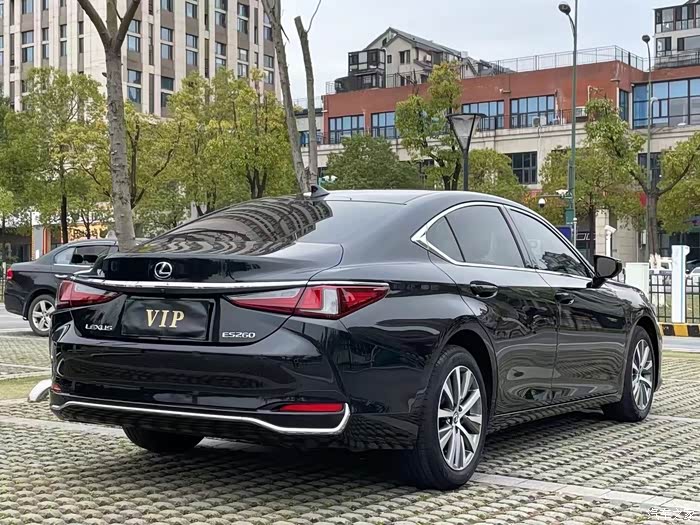 21年上牌雷克萨斯es200,20款卓越版,私家一手,精品车