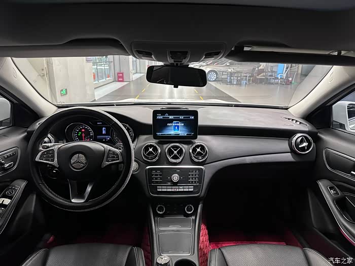新到2018奔驰gla200,主驾电动记忆座椅,自动1.6t