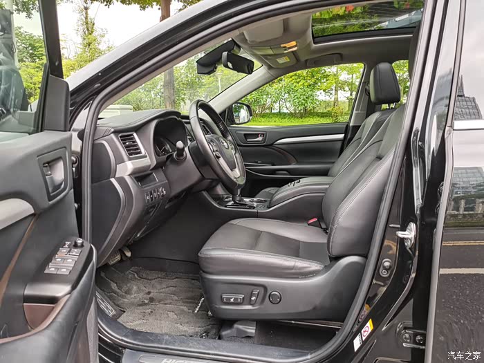 丰田 汉兰达 2018款 2.0t 四驱尊贵版 国vi(官价