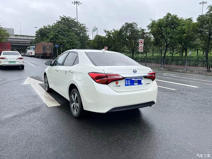 18年6月雷凌双擎,1.8h自波天窗,电椅,换挡拨片,恒温空