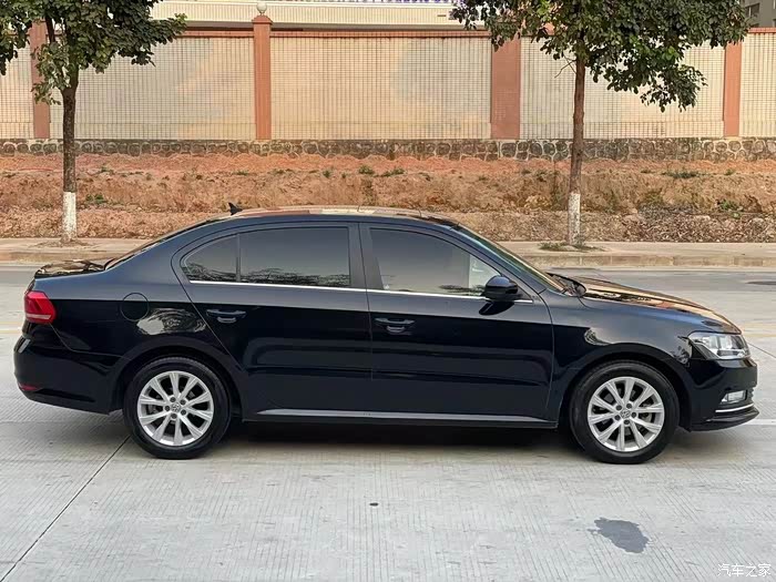 最新到店2018年大众朗逸16自动高配带天窗车况精品实