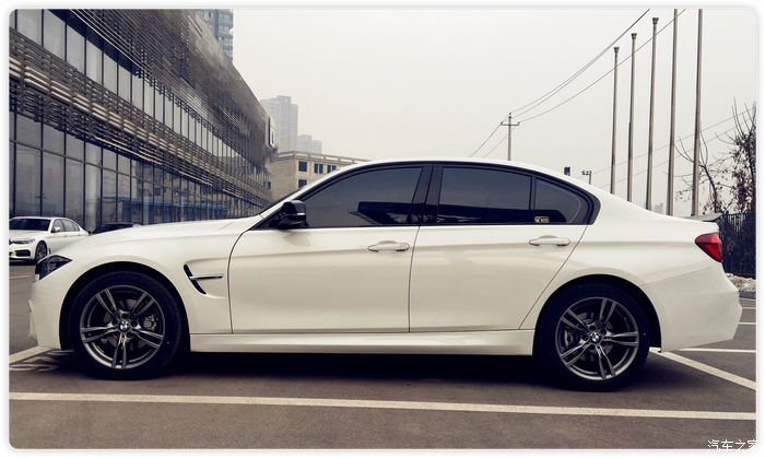 点击:>337|回复:>5宝马3系论坛>高价出售,精品330i顶配,精品就应该高