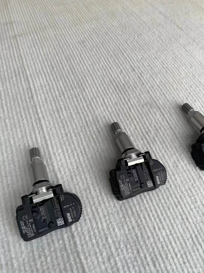 宝马6gt升级原厂rdc数字胎压监测