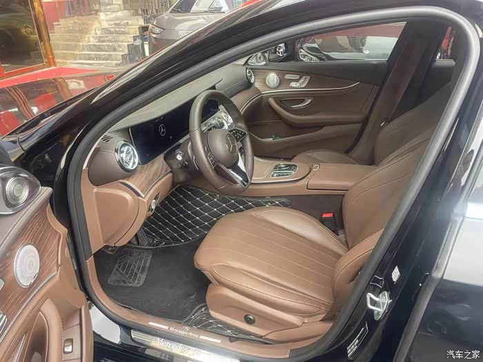 奔驰e级2023款e300l时尚型