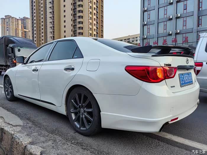 新到2012年5月上牌 丰田锐志 2.5v,6缸 后驱高配