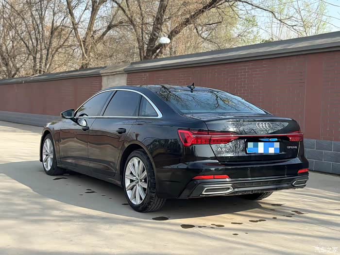 21款21年奥迪a6l黑色外观双拼内饰升级最新款前脸加