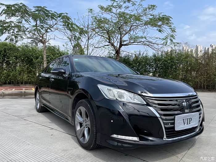 98,17年7月上牌 丰田皇冠2.0t时尚版,车况