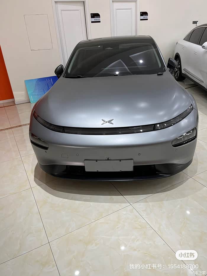 小鹏p7670n音乐座舱19寸轮毂指导价2898万