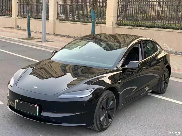 新车到店特斯拉焕新版毛豆32000公里准新价格便宜