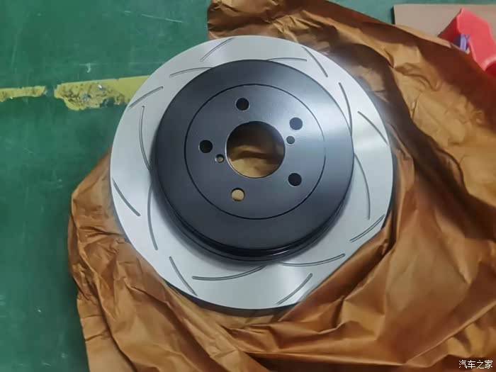 brembo后双活塞刹车斯巴鲁车系直接装配日本