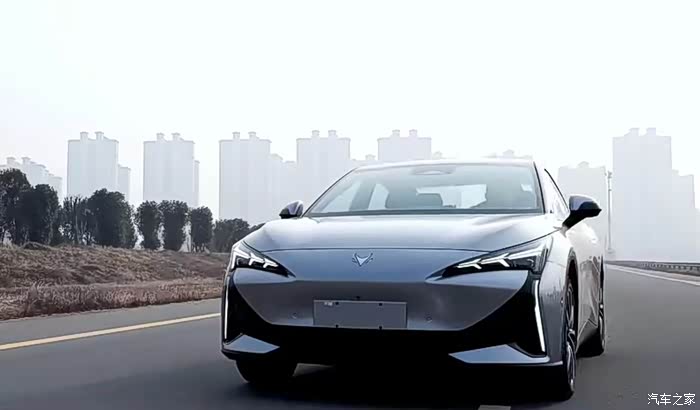 5自闪耀5有话说极狐汽车又出新车啦