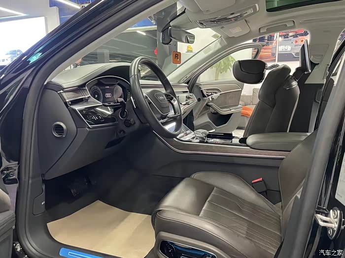 20年奥迪a8l55tfsi四座尊贵最顶配