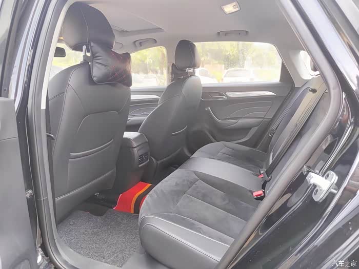 21年荣威ei6混动绿牌出498万多功能方向盘大屏导