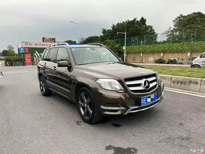 14年6月梅赛德斯·奔驰glk300,3.0l四驱动感型,双