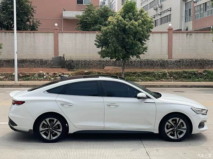 最新到店2021年现代菲斯塔1.6t自动挡,智享版,车况精品