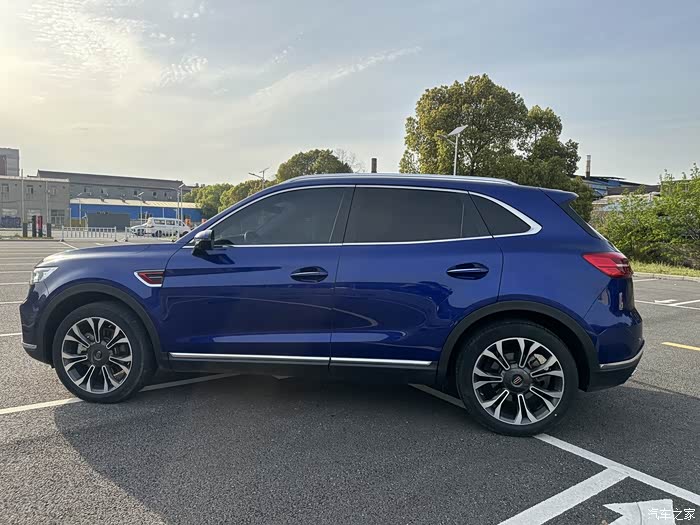 拿下20年红旗hs5四驱20t液晶屏定速巡航电动后