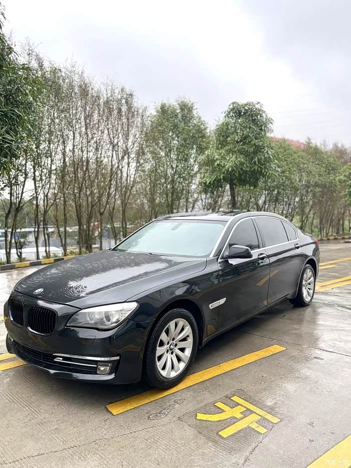 12款12年上牌宝马740li豪华版 四门电吸 电动尾门 双