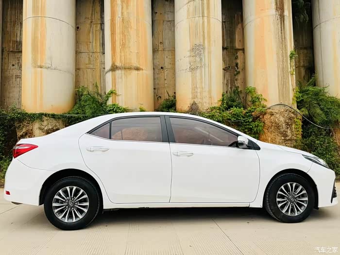 新到18年5月丰田卡罗拉,1.2t自动,安全行驶8万公里,内