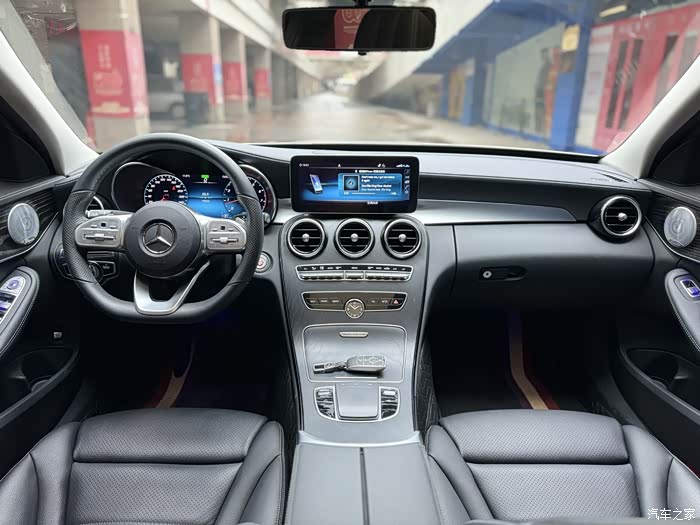 出一台21款奔驰c260l星耀臻藏版 21年5月上牌 一手原