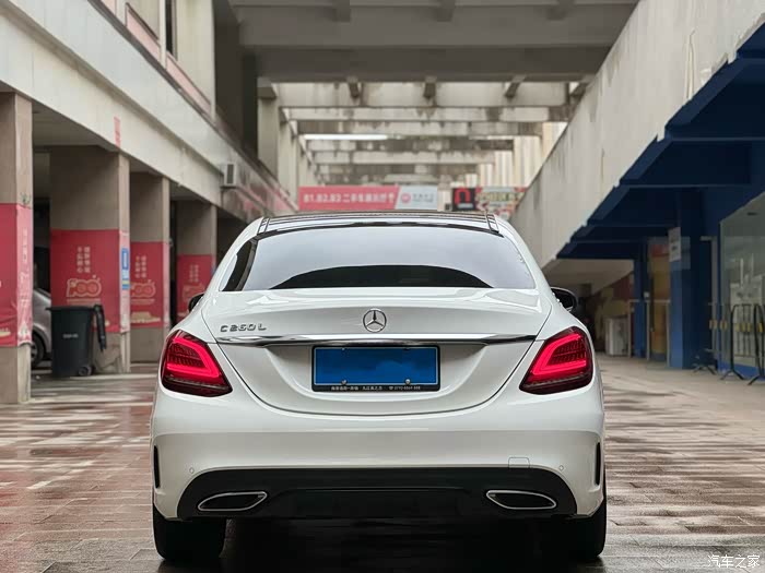 出一台21款奔驰c260l星耀臻藏版21年5月上牌一手原
