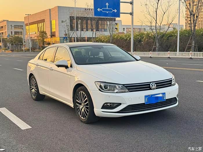 新到2017年6月大众凌渡280tsi豪华型私家一手