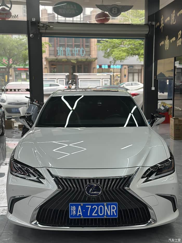 车主实拍关于2021款雷克萨斯es300h尊享版外观采