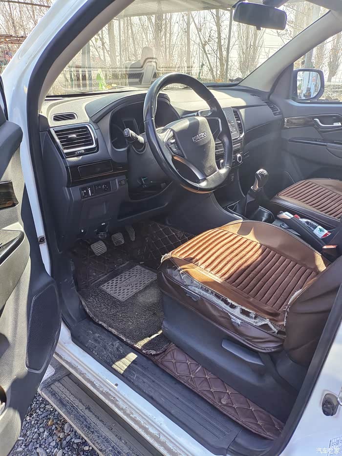 继续出一台20年30手动四驱dmax