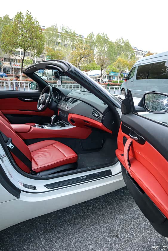 客户宝马z416款双门硬顶敞篷轿跑车况良好无事故实表六