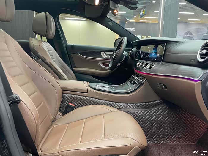 奔驰e级 2022款 改款三 e 300 l 时尚型 30多
