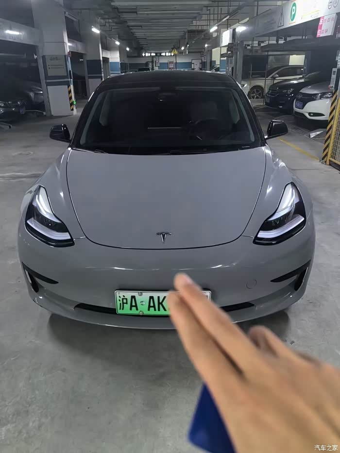 22年,特斯拉毛豆3. 一万多公里,铁皮件原漆,个人一手,右
