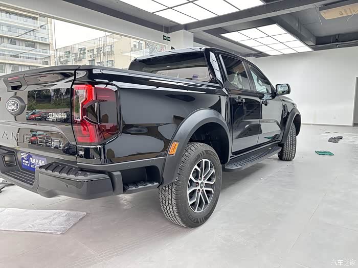 福特ranger改装猛禽款轮眉烟熏黑灯油箱盖不用切割