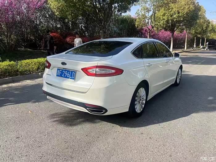 15年蒙迪欧20t豪华版一手车极品车况价格不高全款5x首