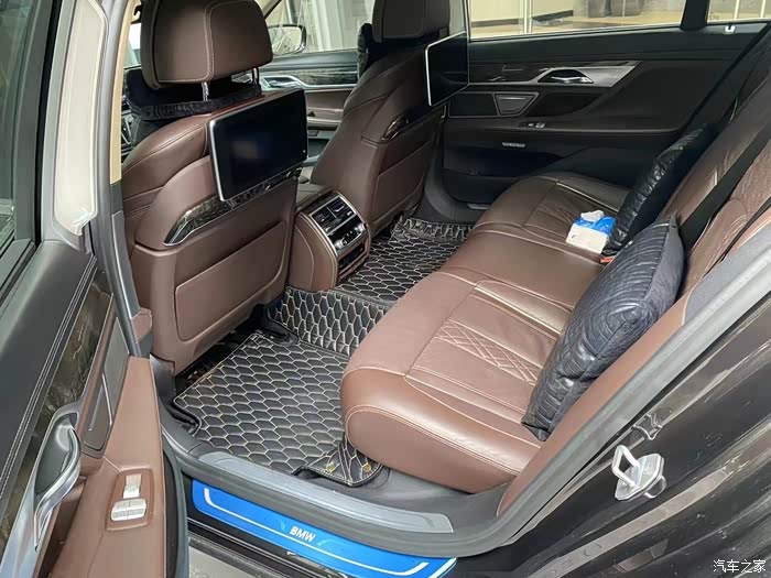 出18款宝马730li尊享卓越