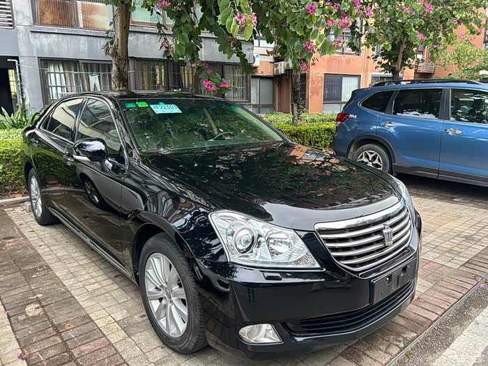 出10年13代真皮导航版皇冠5万5千公里18年28周换的