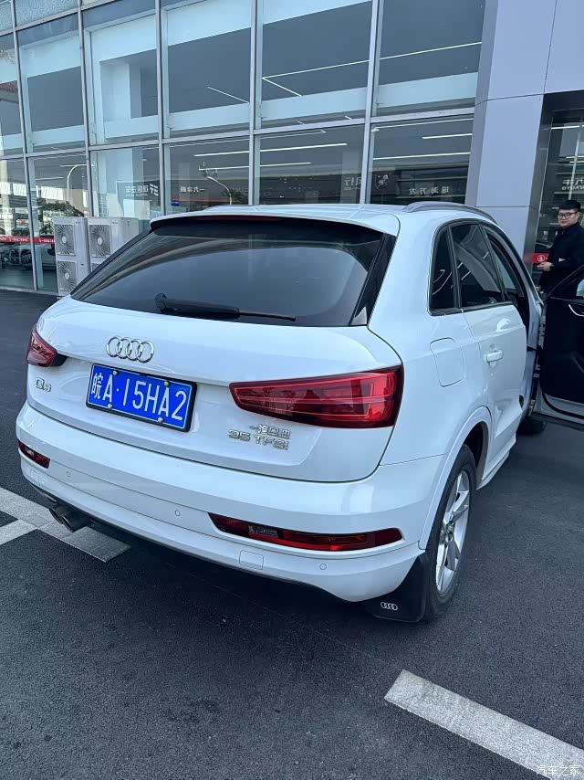 客户置换16年奥迪q335时尚20t排量7万公里实
