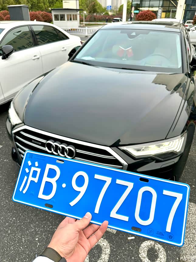 提车分享55旗舰一otd选配1珠母米内饰不耐脏