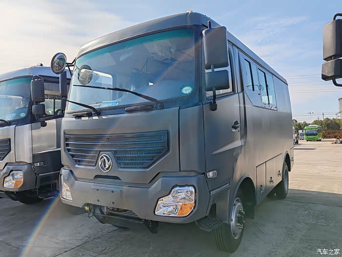 各色东风挑战者四驱越野房车