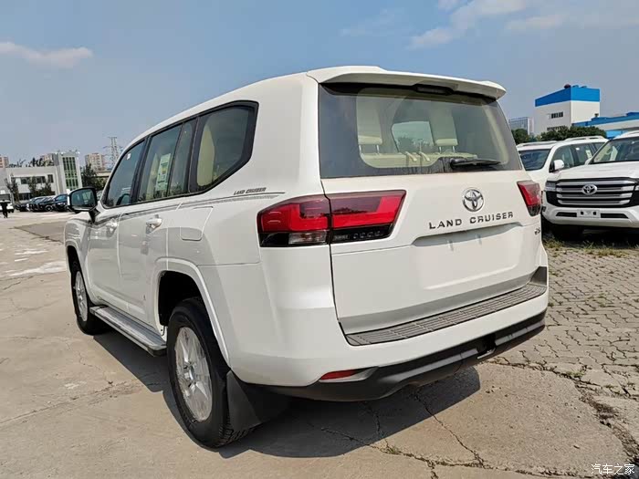 【图】酷路泽4000 24款 gxr 八气 18轮 白/米 配置:_兰德酷路泽论坛