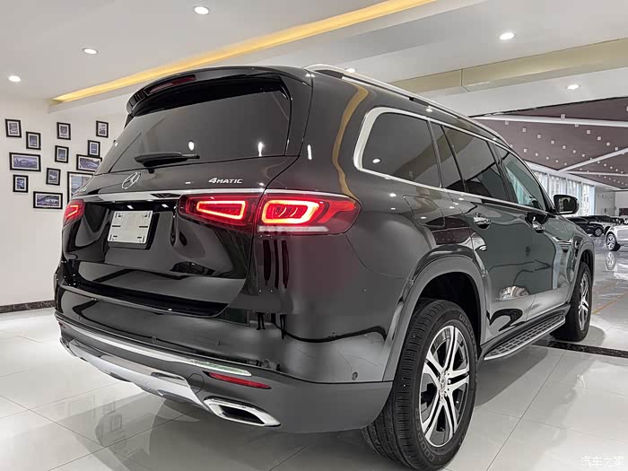 抢手好货奔驰gls级行驶里程210万公里感兴趣的小伙