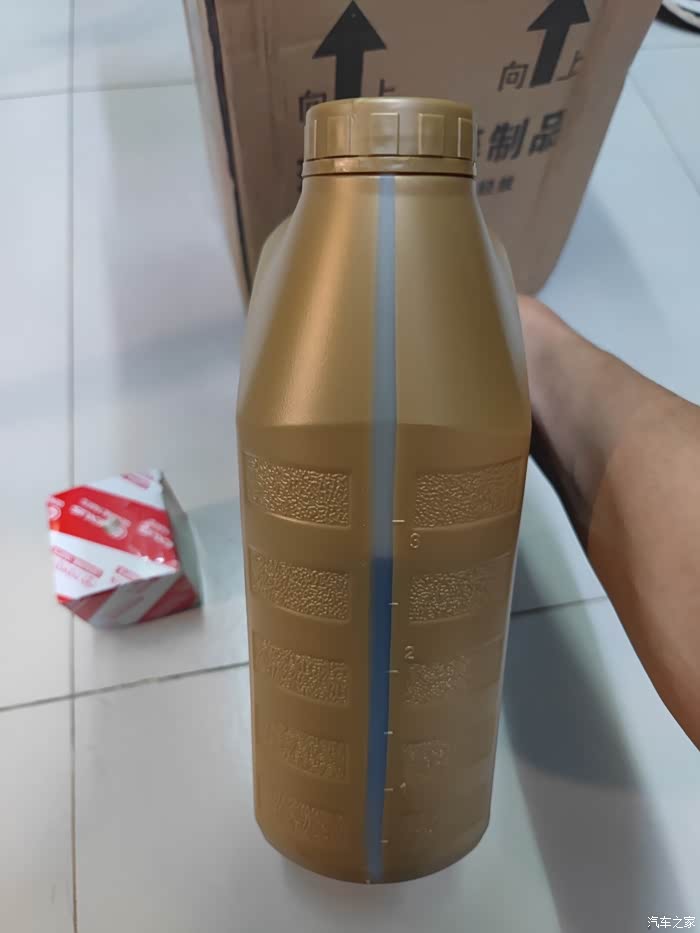 丰田纯牌0w20机油出光代工4s店续保赠送的全新原封带