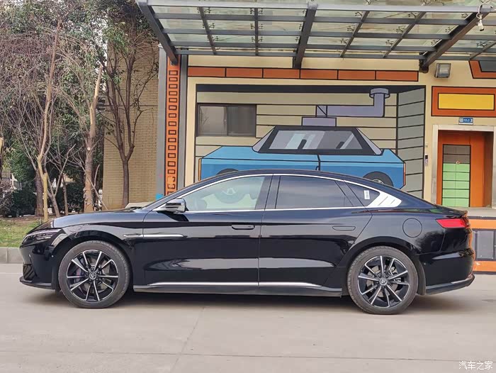 21年差一天上牌比亚迪汉四驱旗舰整车原版原漆1万公里