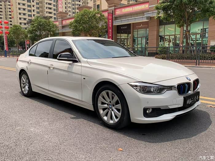 12万多出16款宝马328li时尚原版