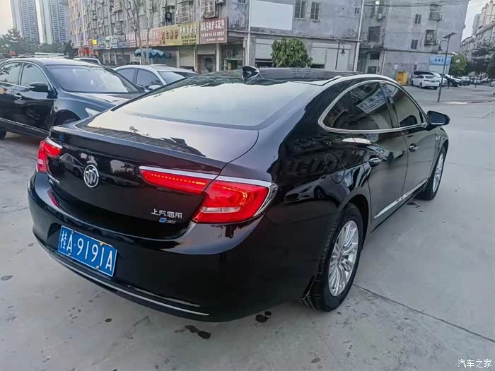 刚拿下一台靓货特价批发2017年君越15t自动全