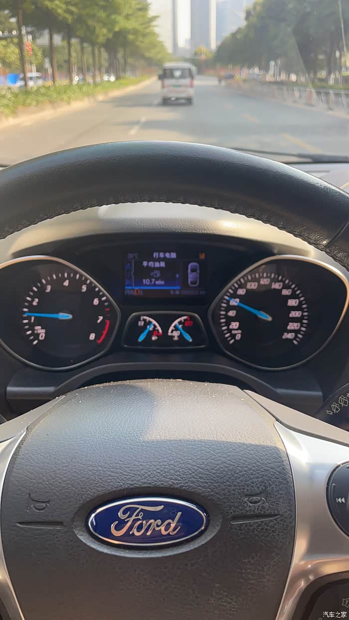 13款福特翼虎顶配20t动力足公里数9万平时保养得