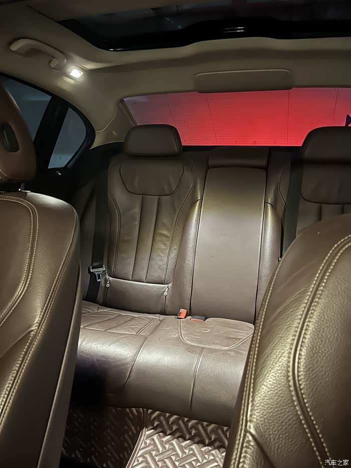 个人转让16年底宝马730li领先外黑内棕有需要的朋友吗