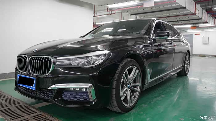 宝马7系2018款730li领先型m运动套装外黑内