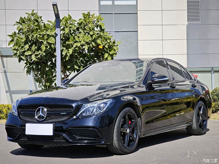 进口2015奔驰c30020t高功率发动机改装全身名牌