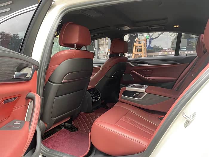 21款20年11月宝马530li 尊享m运动,一手车,实表9