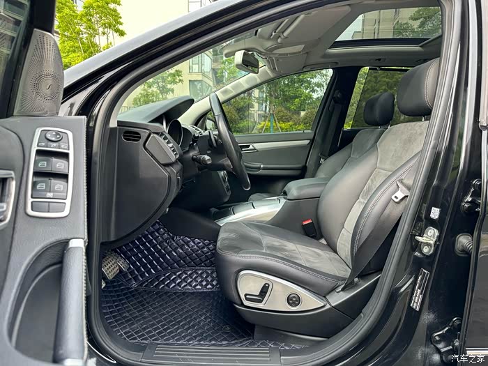 16年奔驰r级320 四驱 商务型 行驶里程17万公里 车况